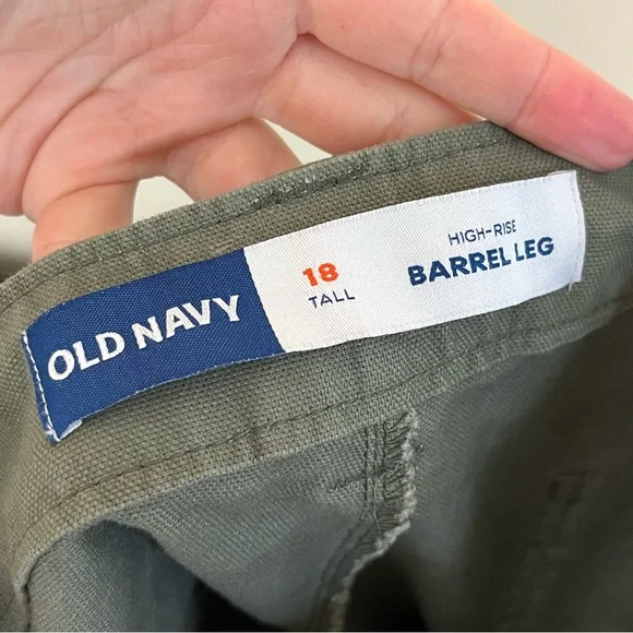 NWT Old Navy High Rise Barrel Leg Jean - Plus Size Clothing - Picture 10 of 15